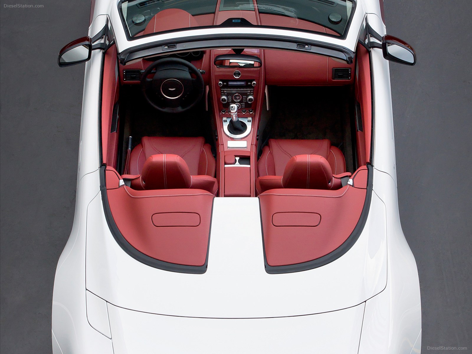 Aston Martin V12 Vantage Roadster 2013